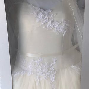 Vera Wang wedding dress